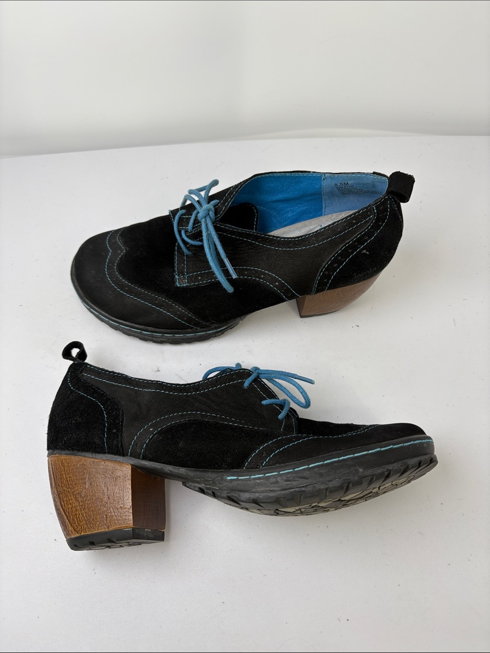 🥯 Jambu Black Suede Lace-Up  2” Heels with Blue Accents